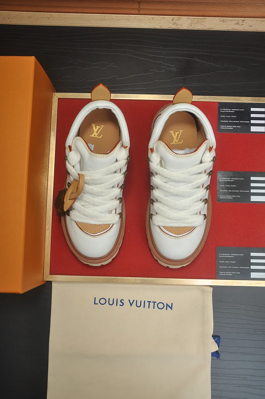Men's shoes 💰660💶 LV Louis Vuitton 2025 autumn and winter new couple's new style, the original version is developed one to one, retro fashion, handsome and cool mountaineering derby shoes are out of stock 👍 💎 Material: imported first-layer cowhide 💎 Lining: imported lambskin 💎 Outsole: original molded TR non-slip sole 💎 Bottom height: 3.5cm 💎 Shoe size: 35-45 for both men and women